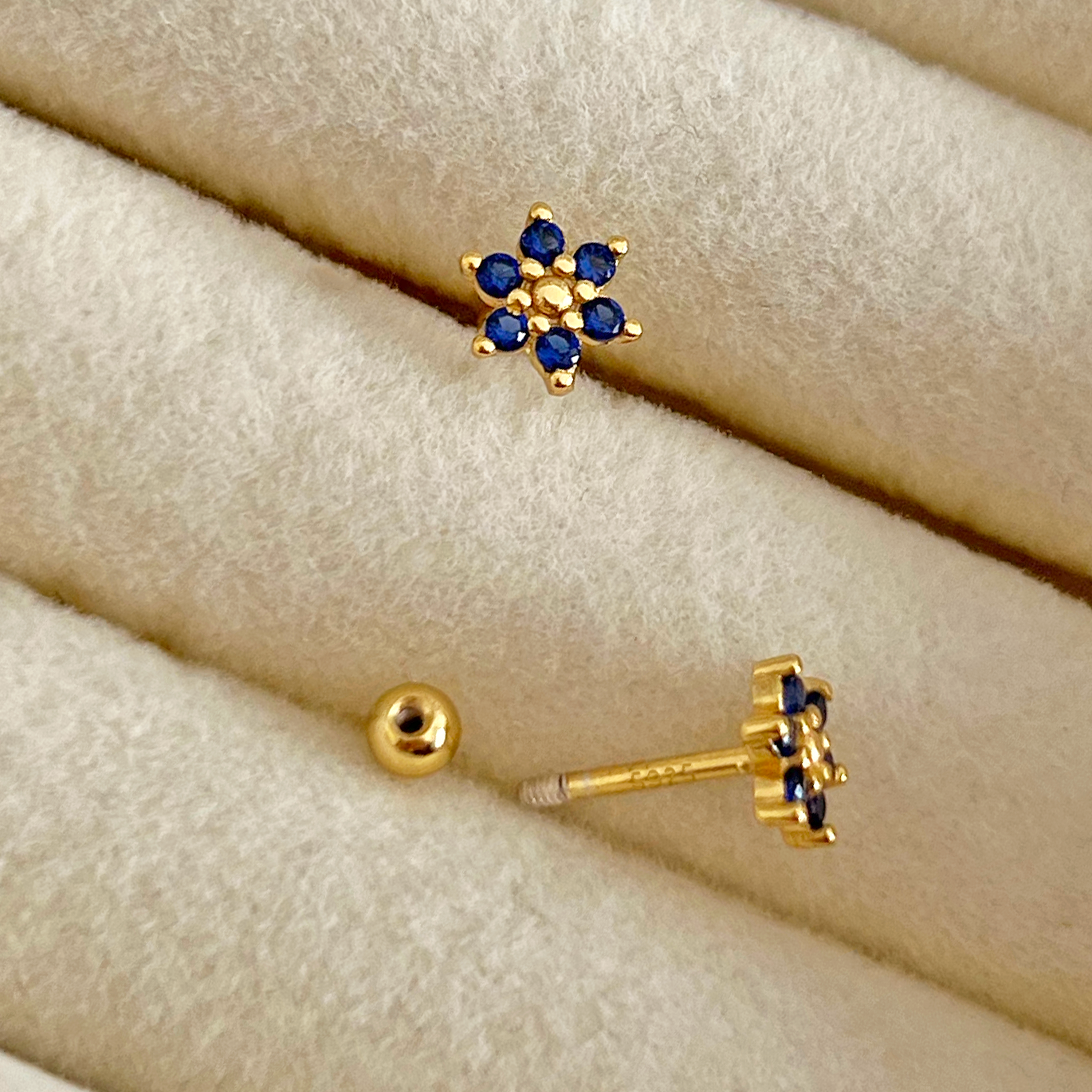 Pendiente Pétalos de Zafiro Oro