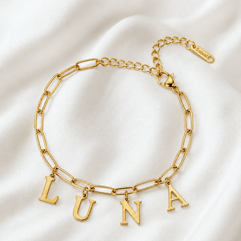 Bracciale a maglie con lettere personalizzate in oro