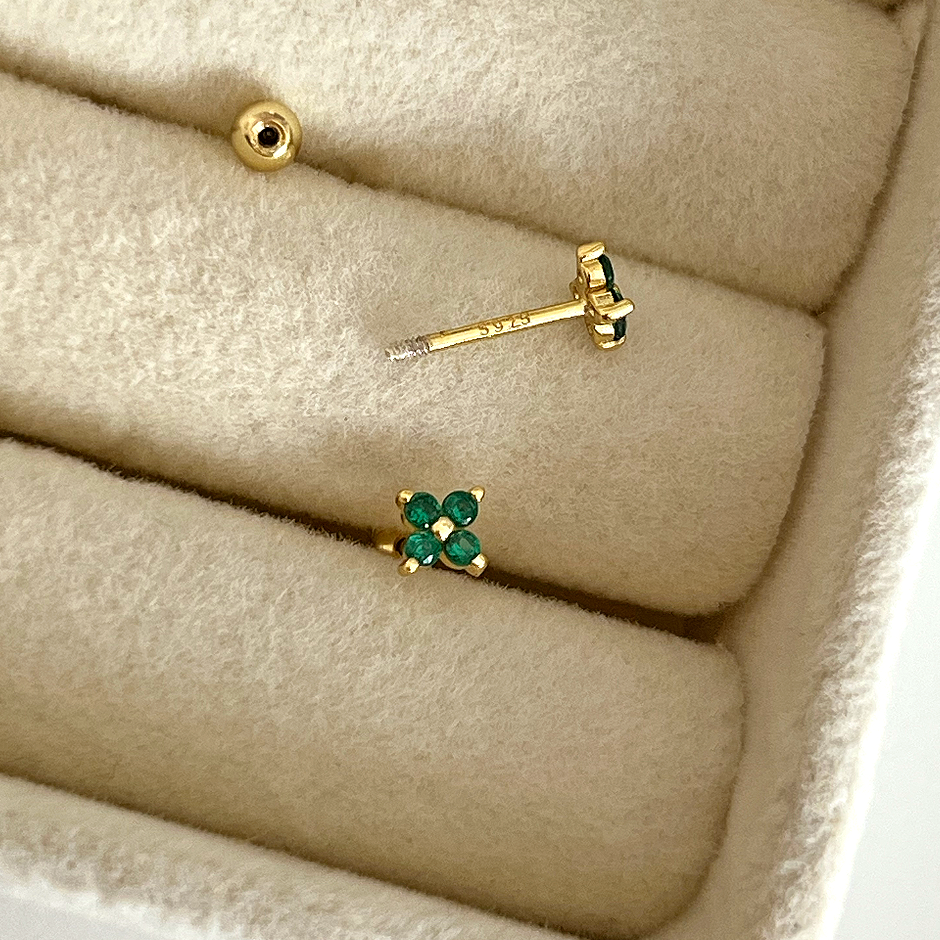 Mini White Flower Earring