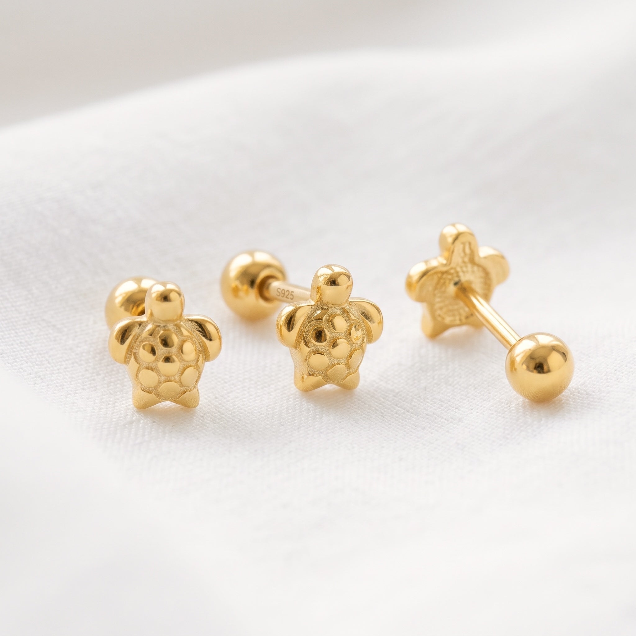 Pendiente Mini Tortuga Oro