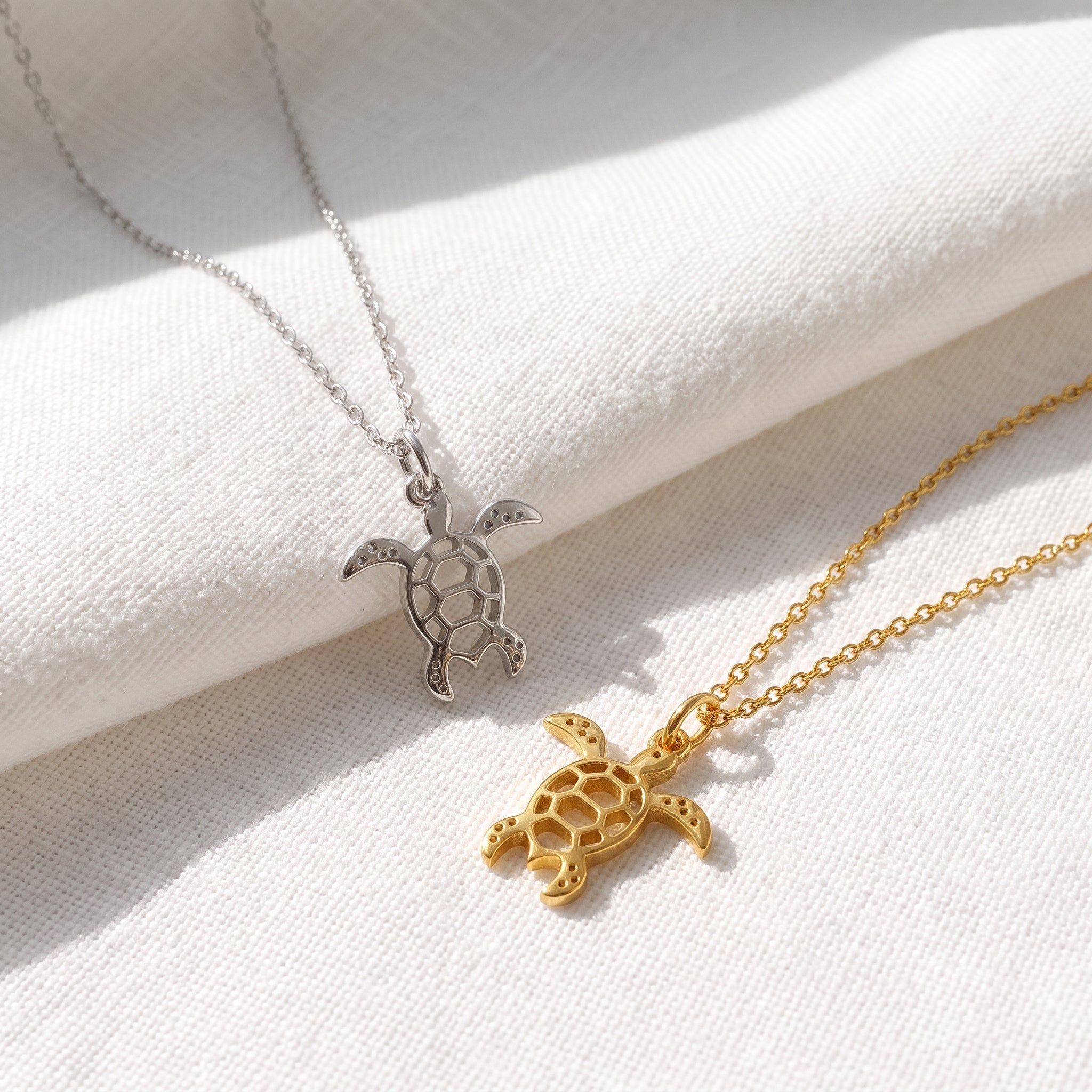 Collar Mini Tortuga Marina Oro