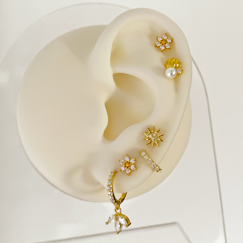 Pendiente Concha y Perlita Oro