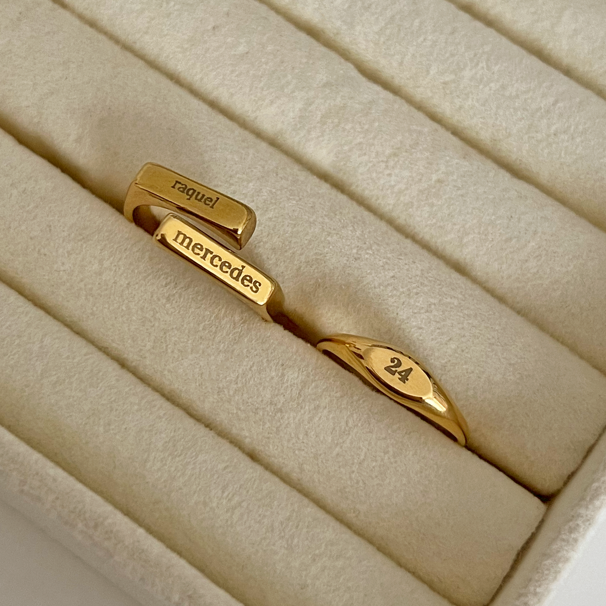 Anillo Mini Ovalado Personalizado Oro