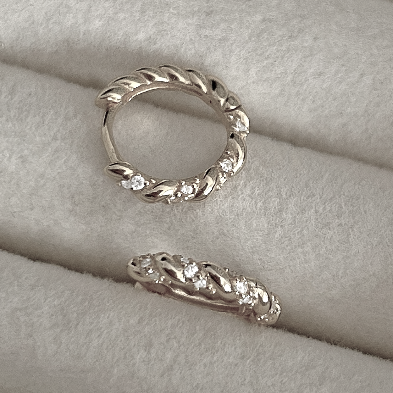 Axelia Gold Earrings