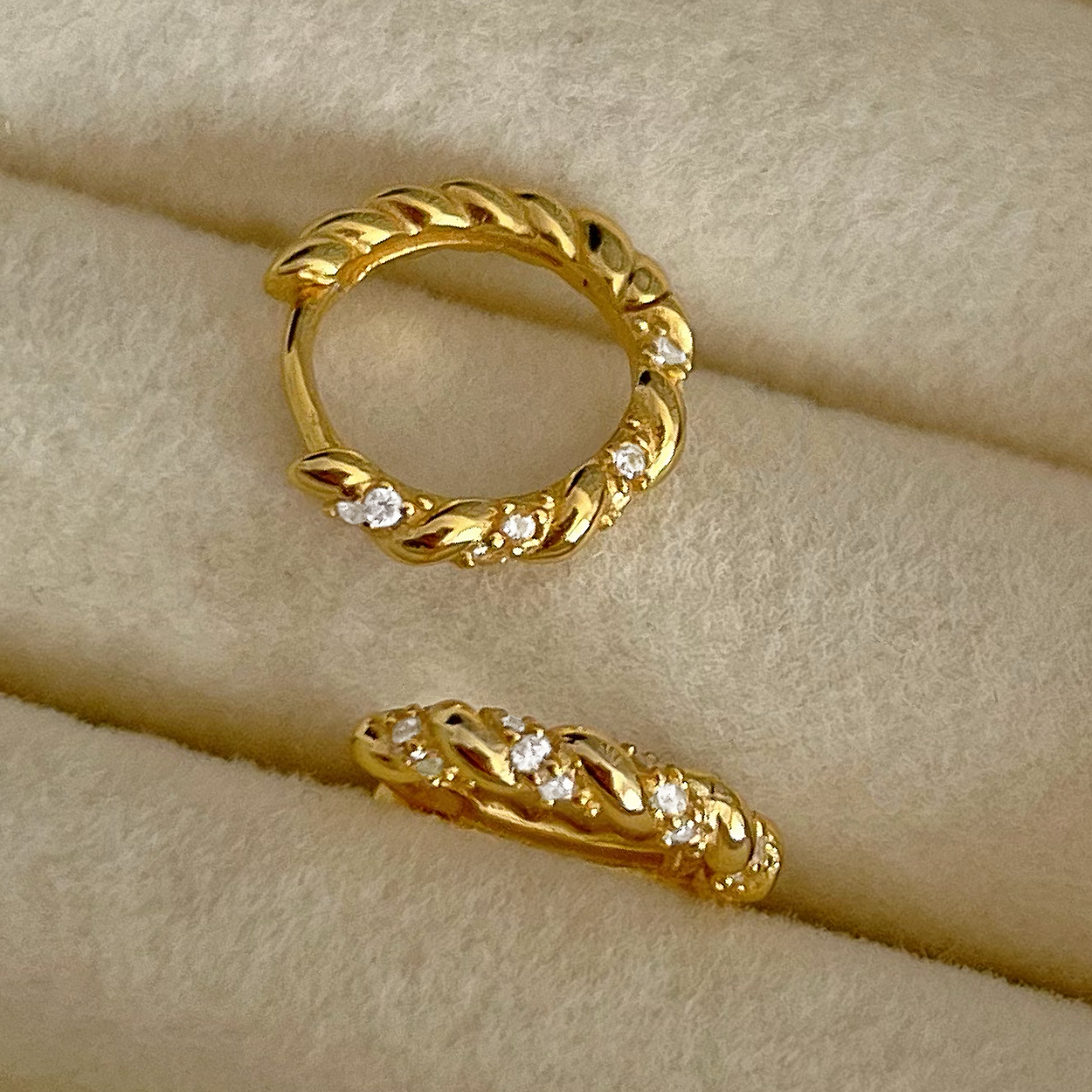 Axelia Gold Earrings