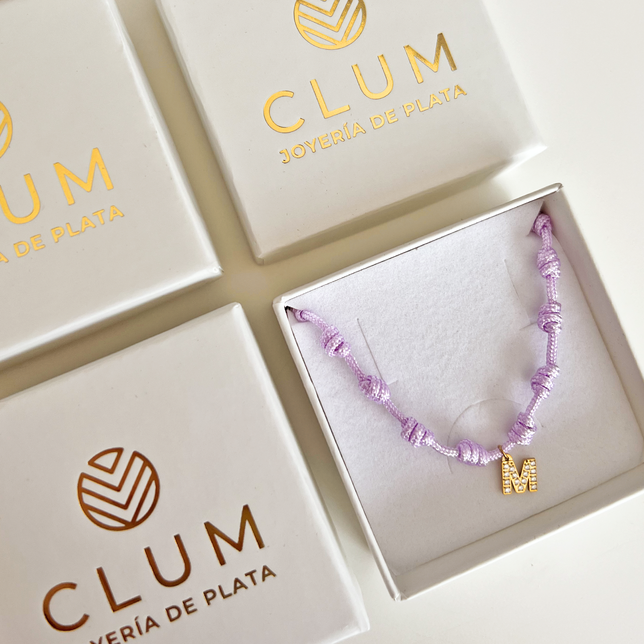 Pulsera 7 Nudos Lila Inicial Brillante