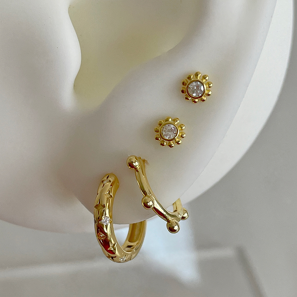 Axelia Gold Earrings