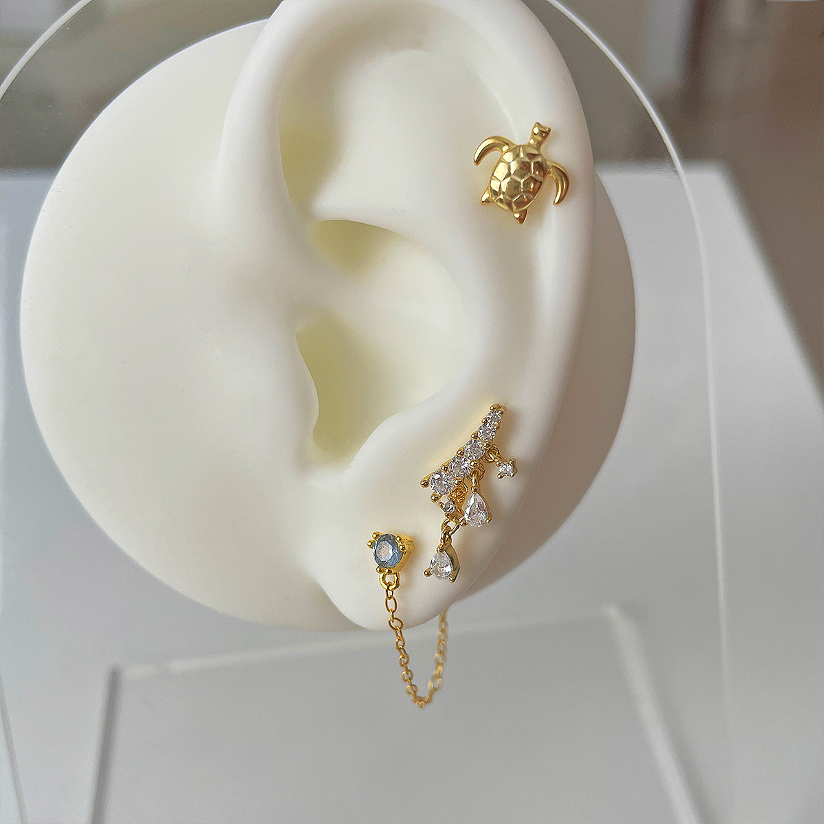 White Gold Clover Earring