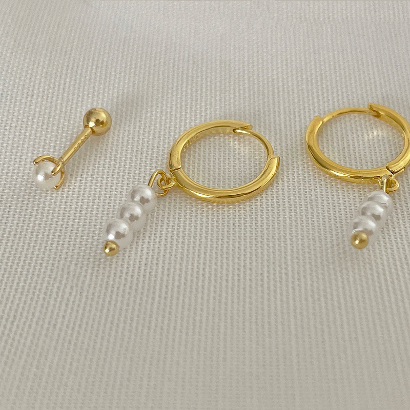 White Gold Clover Earring