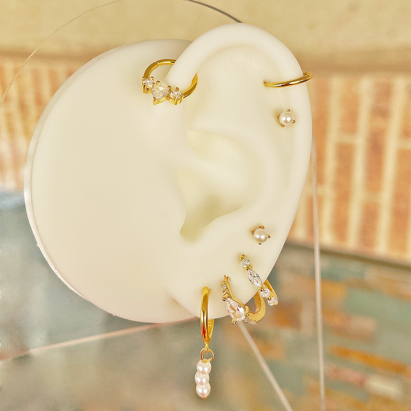 White Gold Clover Earring