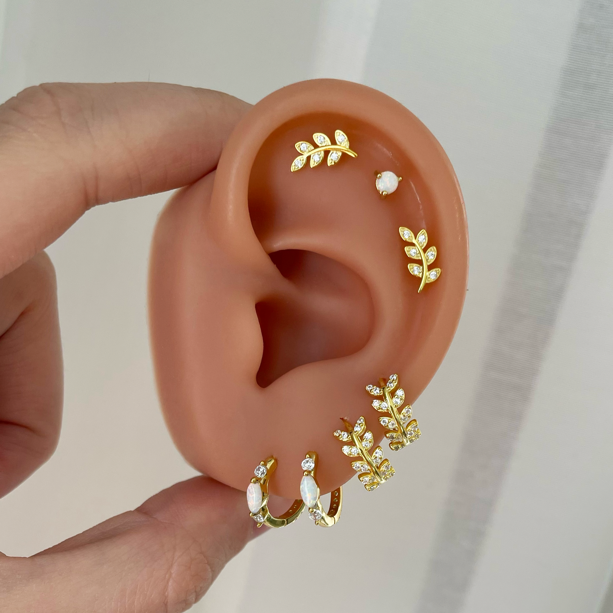 Axelia Gold Earrings