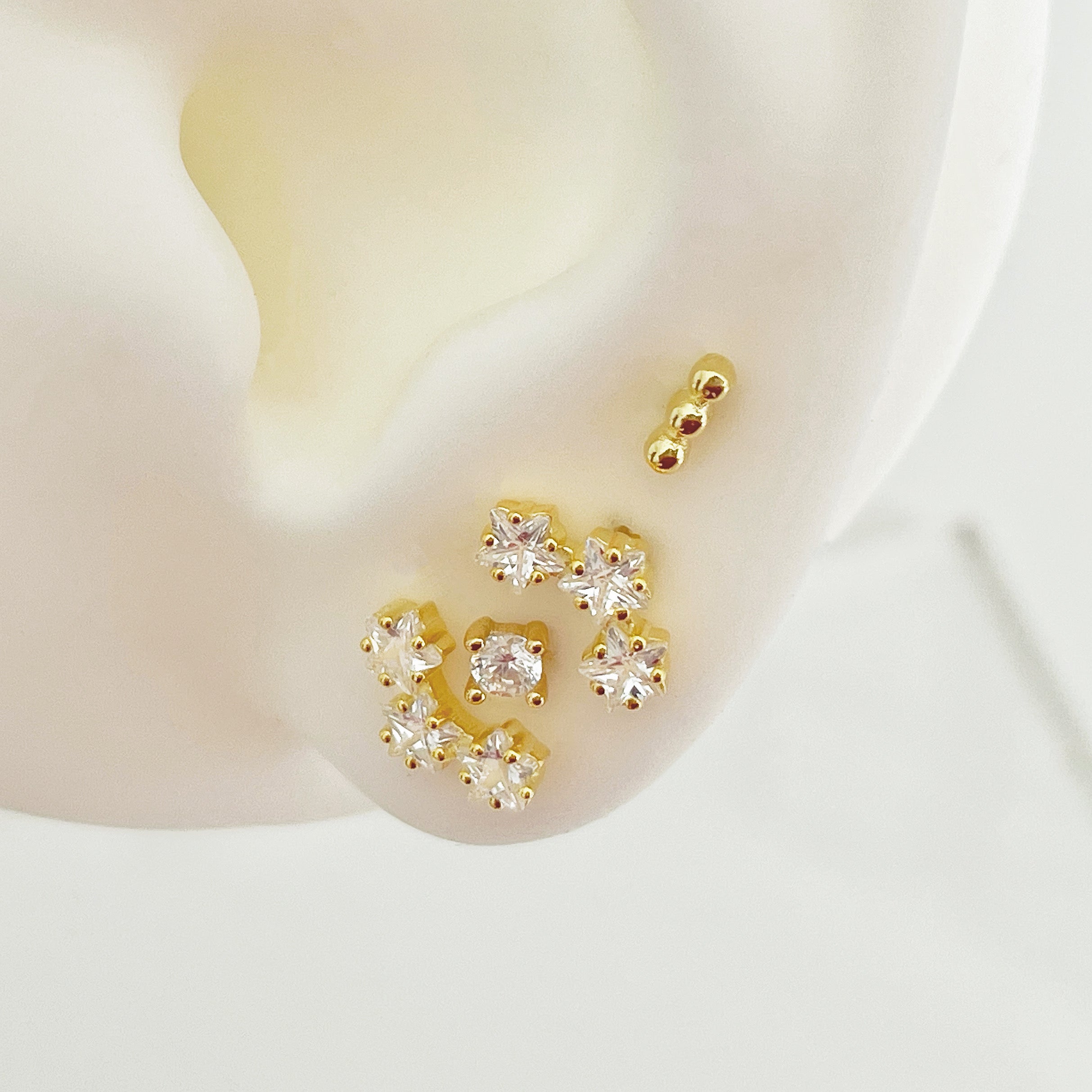 White Gold Clover Earring