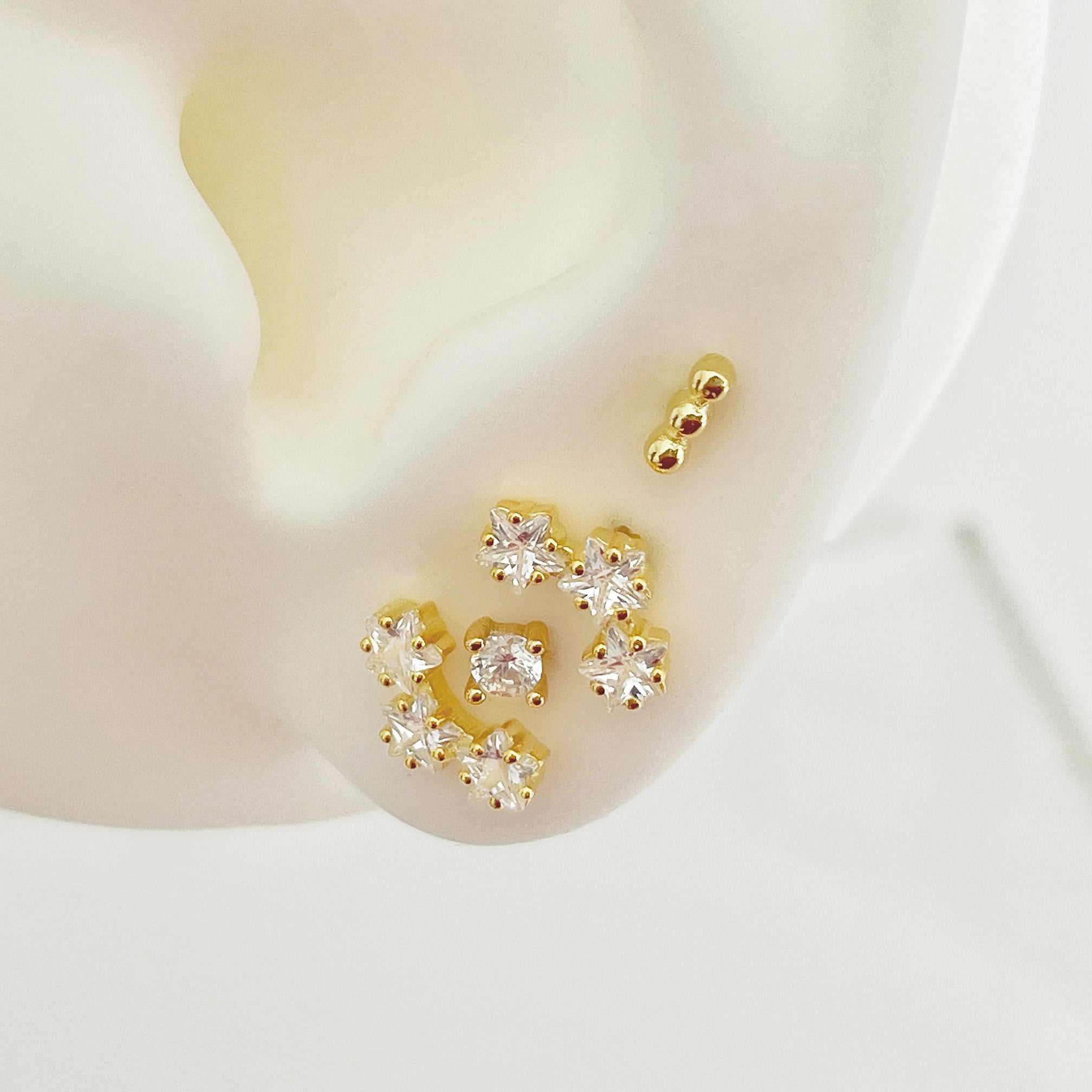 White Gold Clover Earring