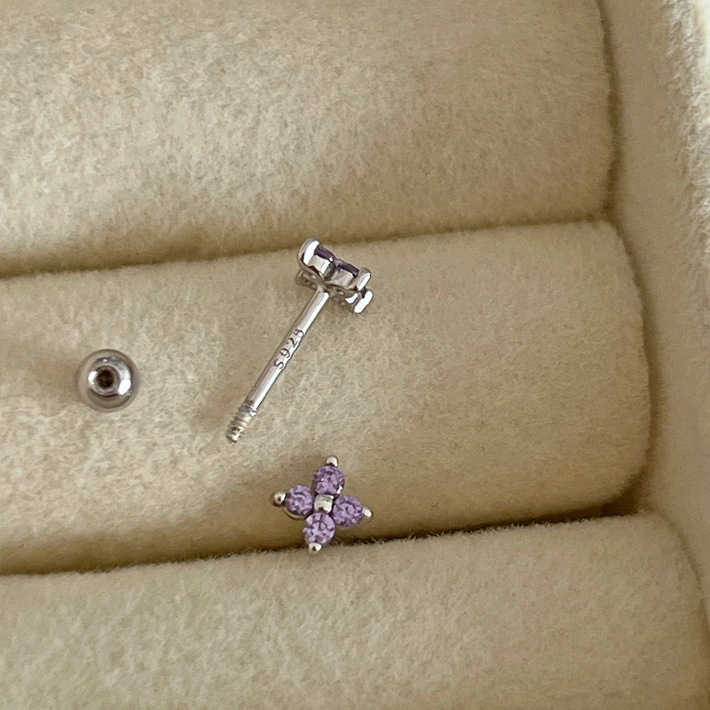 Mini White Flower Earring