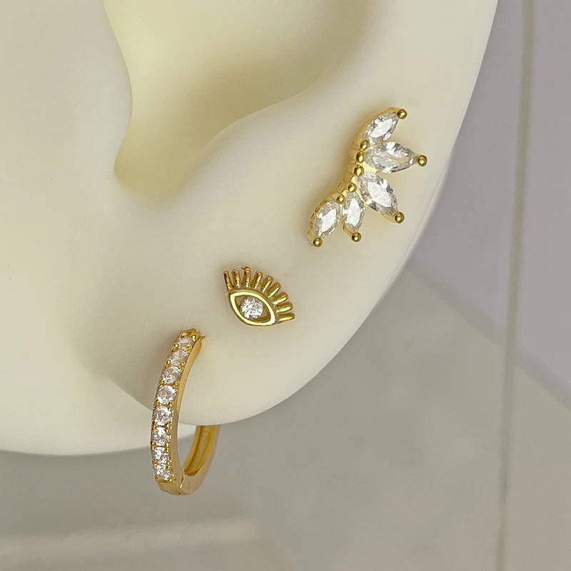 White Gold Tabi Earring