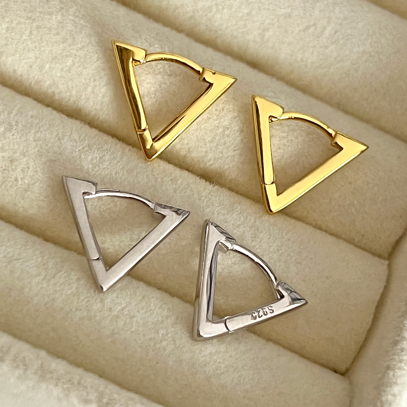 Axelia Gold Earrings