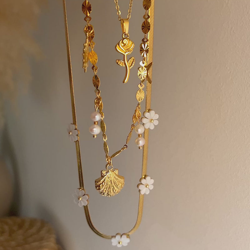 Collar Margaritas Nácar Oro