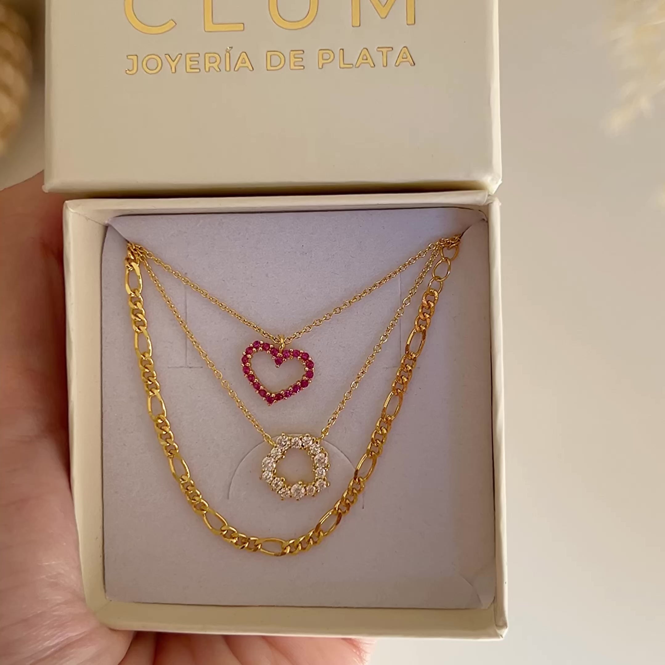 White Cori Necklace 