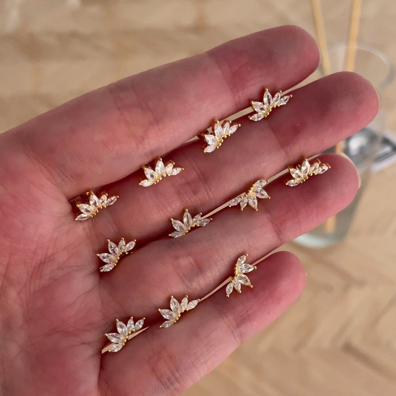 White Gold Tabi Earring