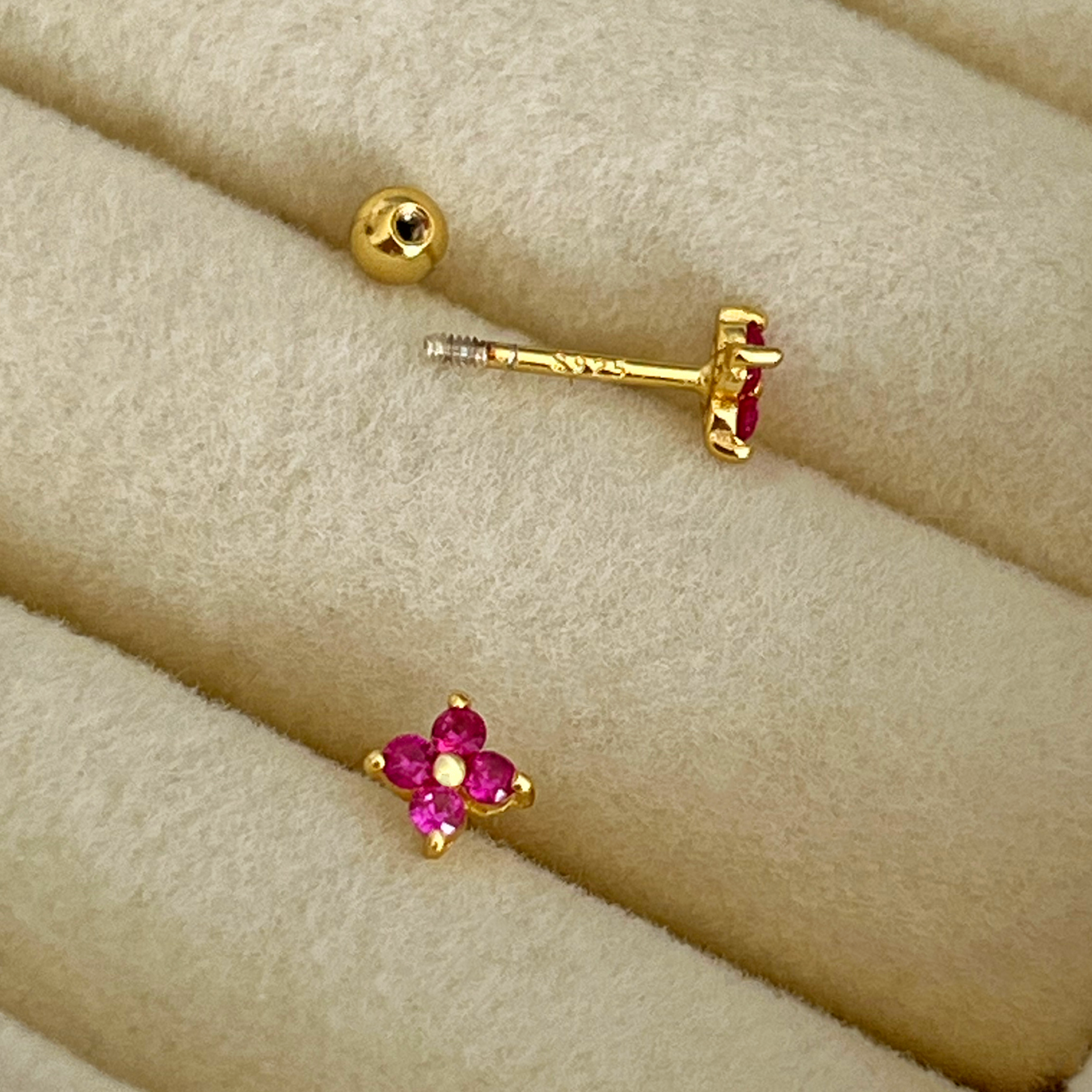 Mini White Flower Earring
