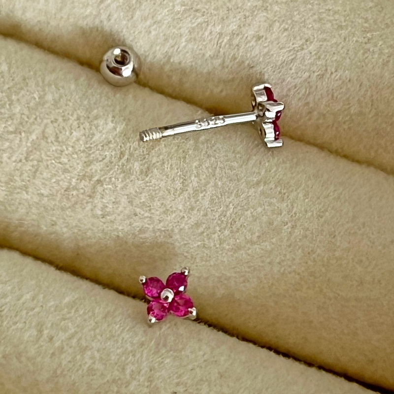 Pendiente Mini Flor Rosa Plata