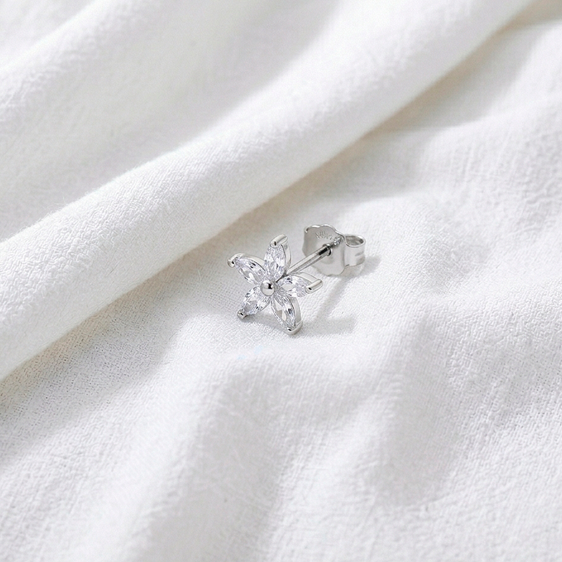 Pendiente Flor Blanca Plata