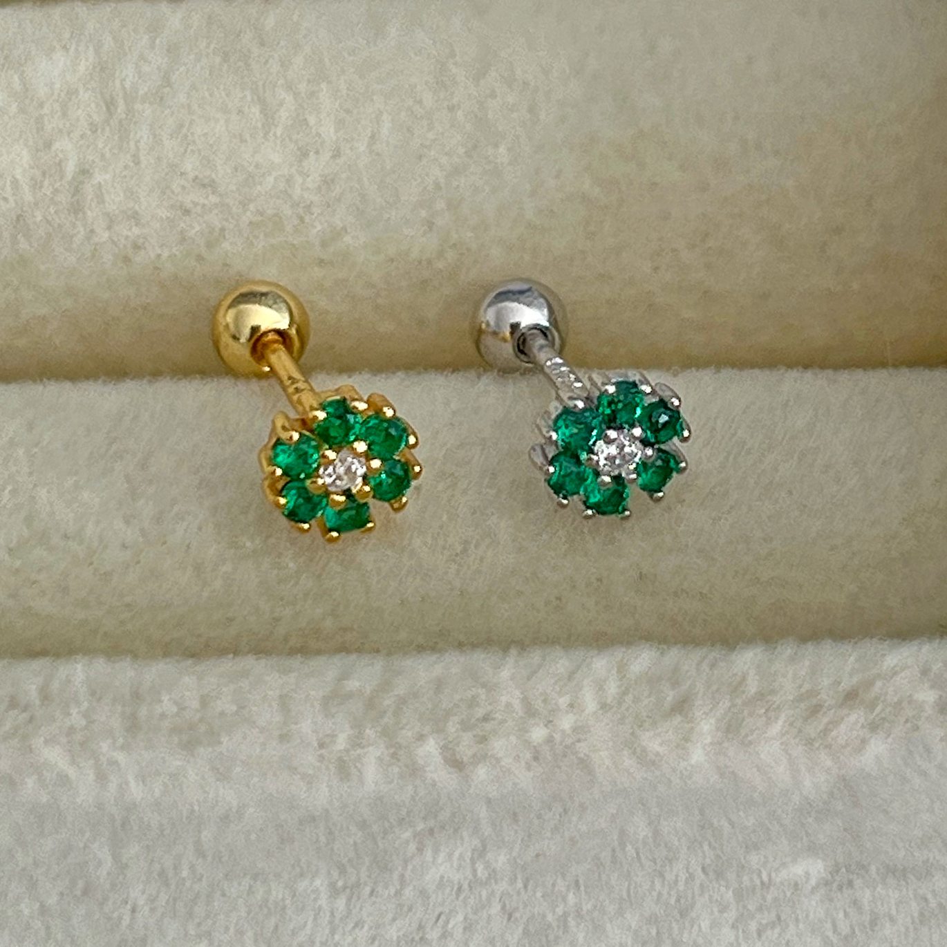 Pendiente Flor Anémona Verde Plata