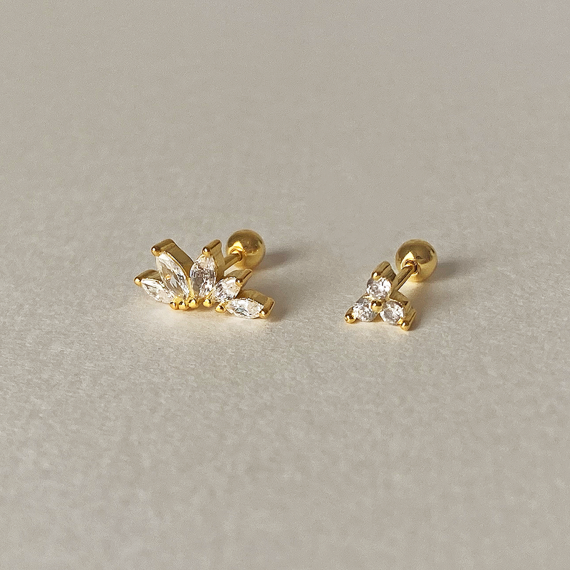 White Gold Tabi Earring