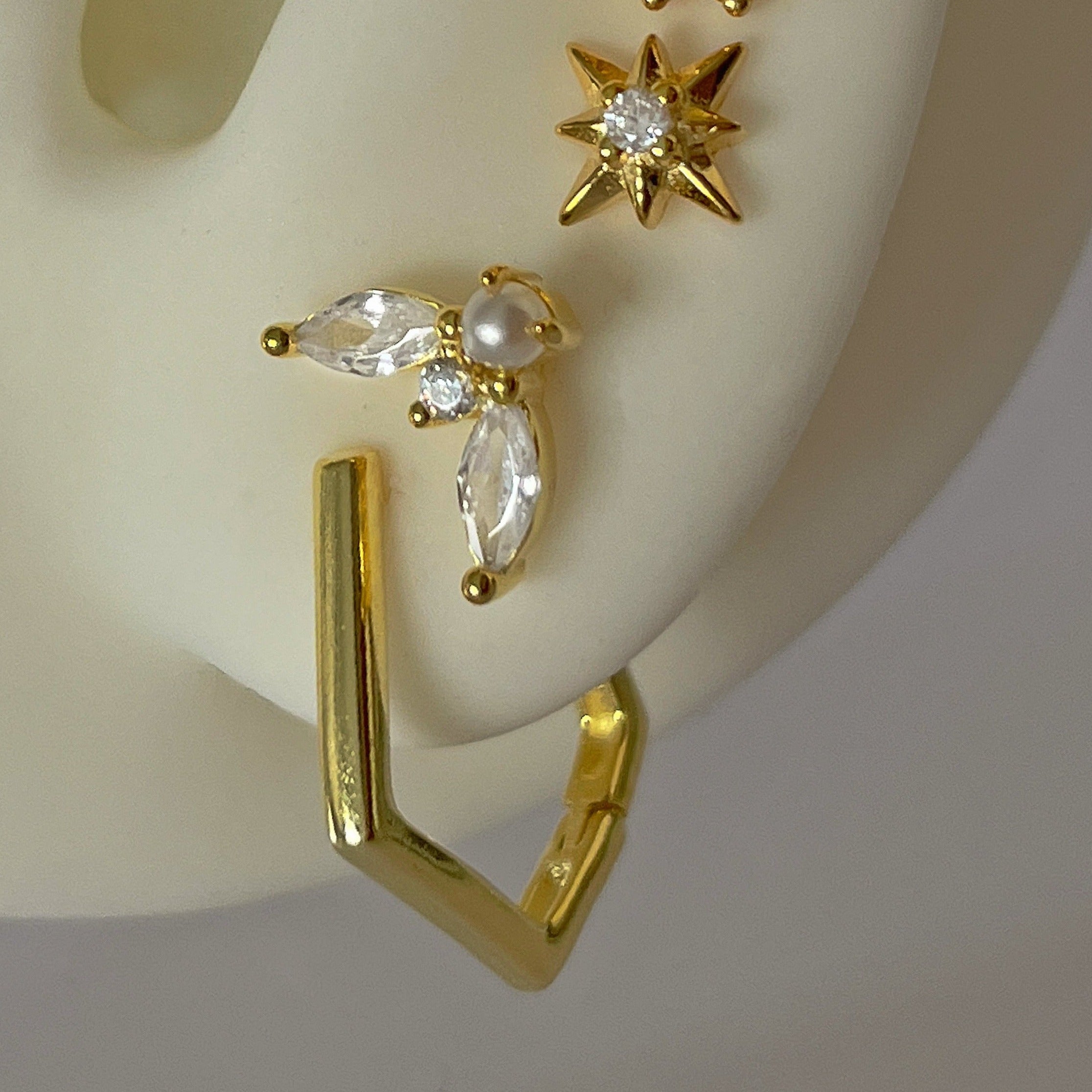 Axelia Gold Earrings