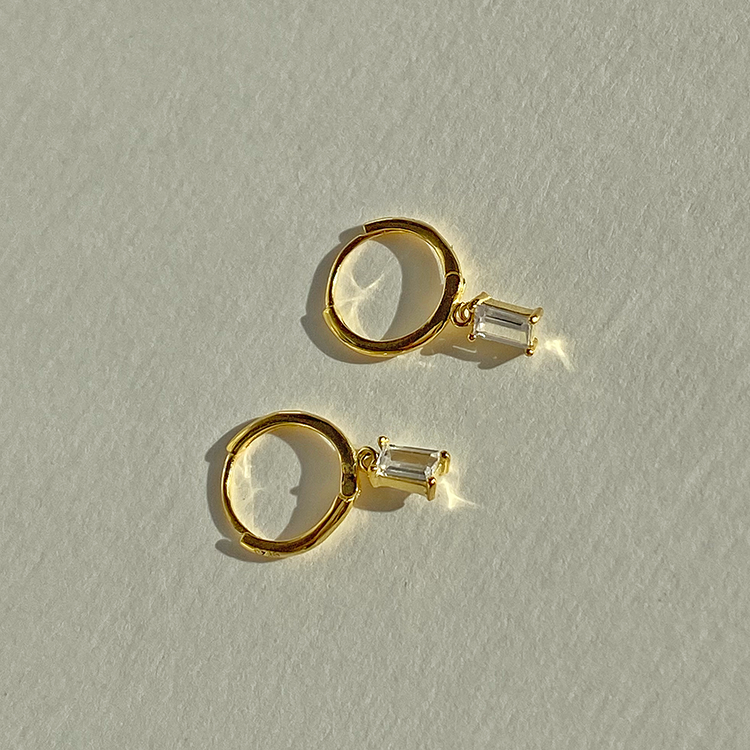 Phoebe White Earrings