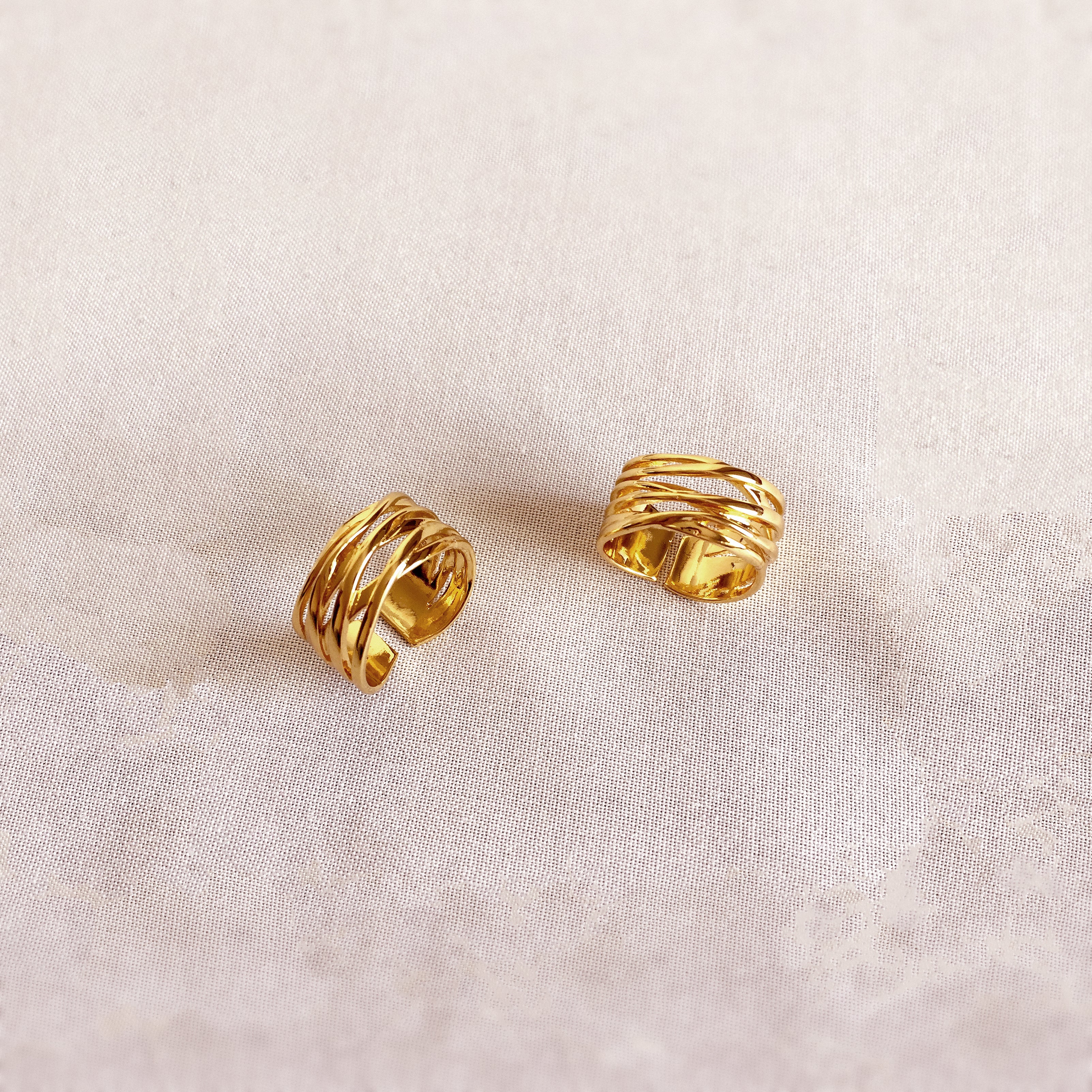 Gold Tau Ring 