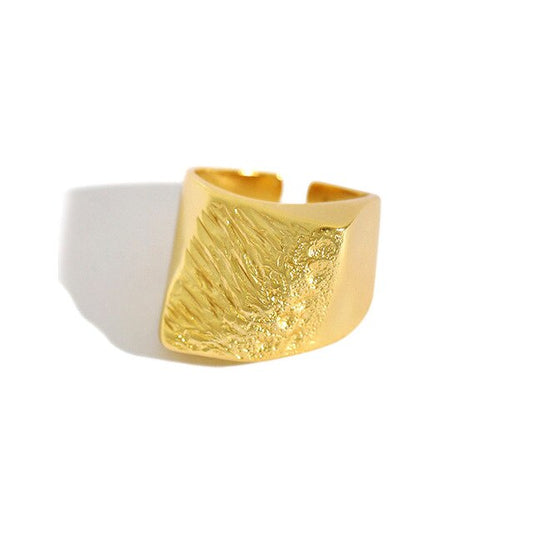 Gold Montag Ring 